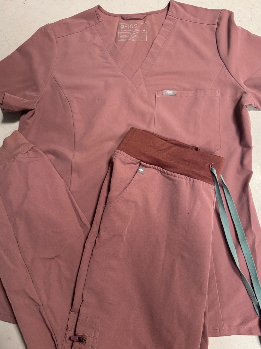 FIGS Scrub Set - Rose - Picture 2 of 3